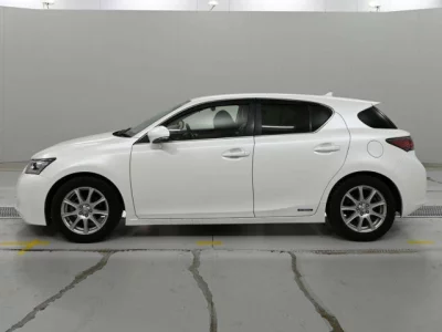 Lexus CT200h