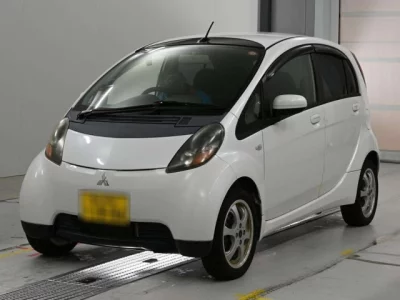 Mitsubishi i