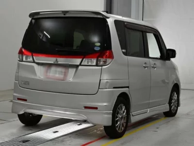Mitsubishi Delica D:2