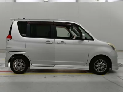Mitsubishi Delica D:2