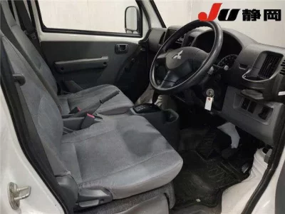 Mitsubishi Minicab Van