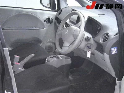 Mitsubishi i