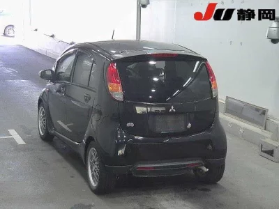 Mitsubishi i