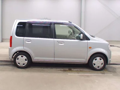 Nissan Otti
