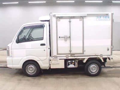 Nissan NT100 Clipper