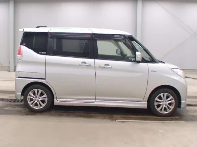 Mitsubishi Delica D:2