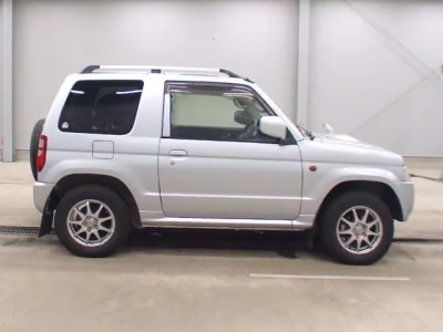 Nissan Kix