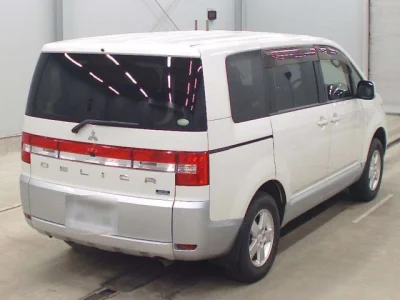 Mitsubishi Delica D:5