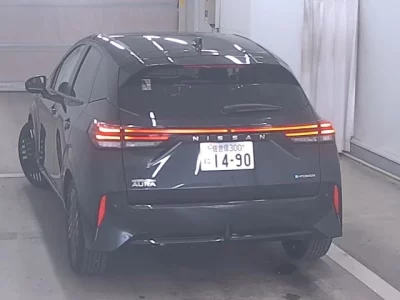 Nissan Aura