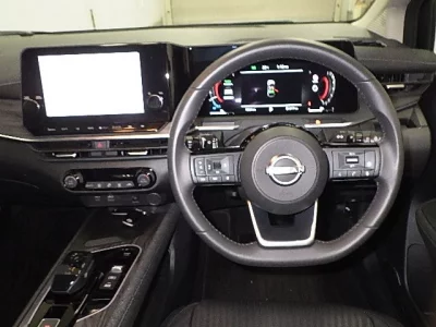 Nissan Aura