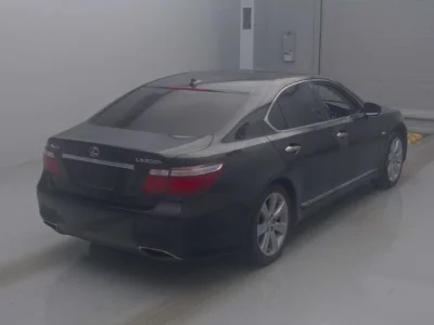 Lexus LS600h