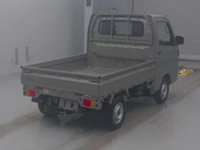 Nissan NT100 Clipper