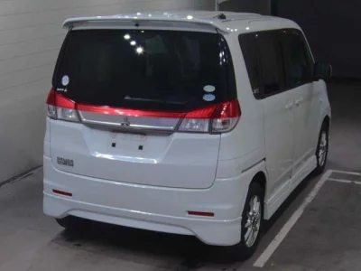 Mitsubishi Delica D:2