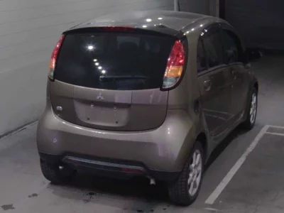 Mitsubishi i