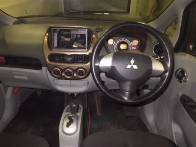 Mitsubishi i