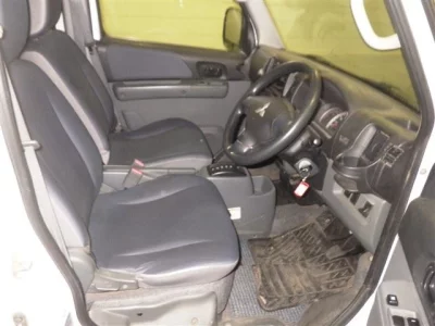 Mitsubishi Minicab Van