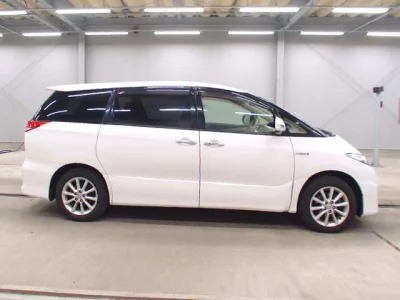 Toyota ESTIMA HYBRID