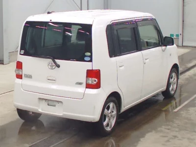 Toyota PIXIS SPACE