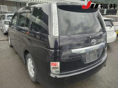 Toyota ISIS