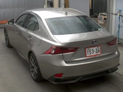 Lexus IS