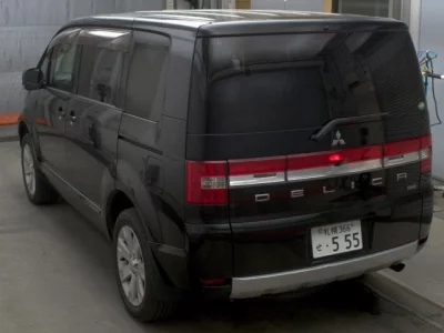 Mitsubishi Delica D:5