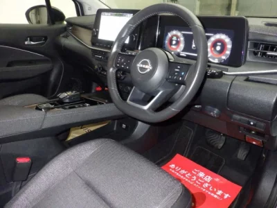 Nissan Aura