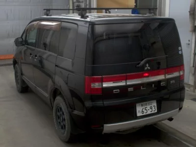 Mitsubishi Delica D:5