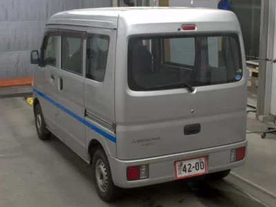 Mitsubishi Minicab Van