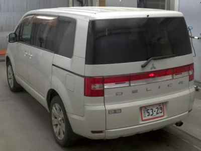 Mitsubishi DELICA D5