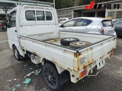 Nissan NT100 Clipper