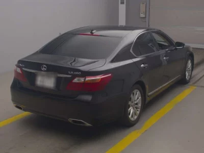 Lexus LS