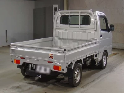 Nissan NT100 Clipper