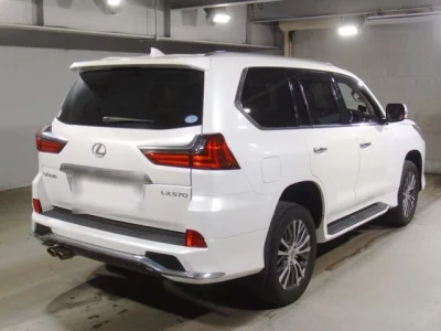 Lexus LX570