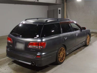 Nissan Avenir