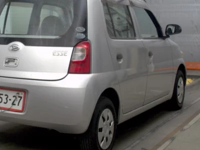 Daihatsu Esse