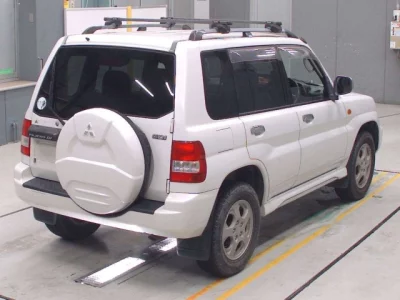 Mitsubishi Pajero iO