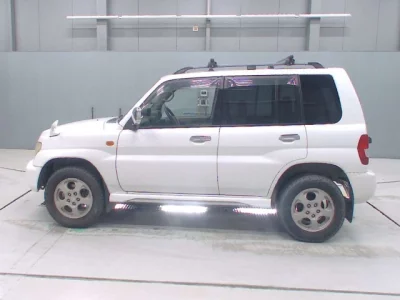 Mitsubishi Pajero iO