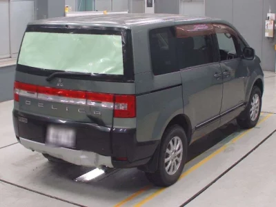Mitsubishi Delica D:5