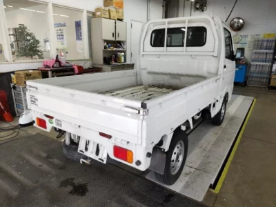 Nissan NT100 Clipper