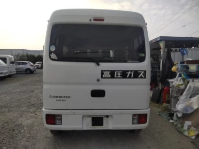 Mitsubishi Minicab Van
