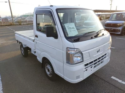 Nissan NT100 Clipper