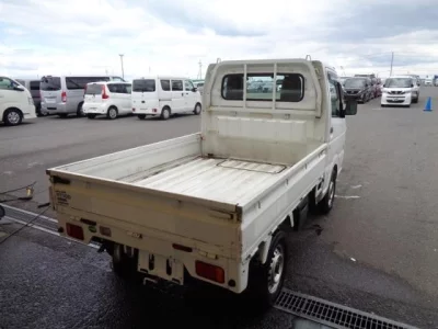 Nissan NT100 Clipper