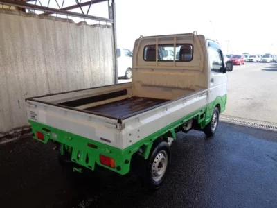 Nissan NT100 Clipper