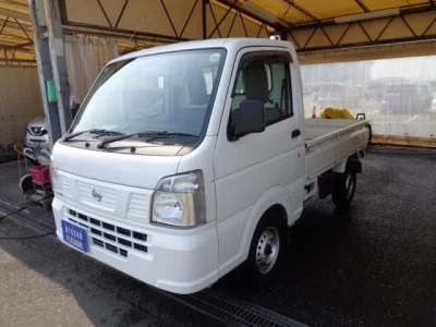 Nissan NT100 Clipper