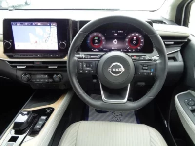 Nissan Aura