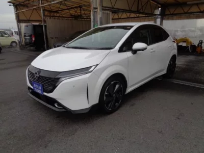 Nissan Aura