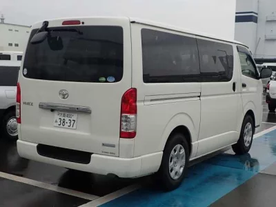 Toyota HiAce Van