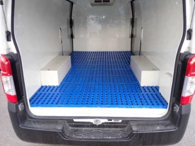 Nissan Caravan