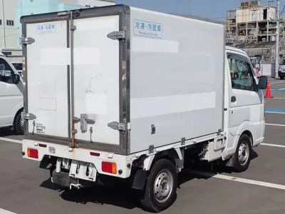 Nissan NT100 Clipper