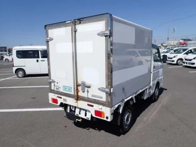 Nissan NT100 Clipper